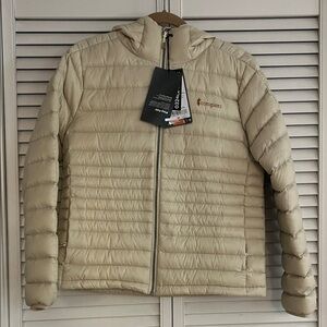 NWT Cotopaxi Fuego Down Hooded Jacket Women’s Medium Cream